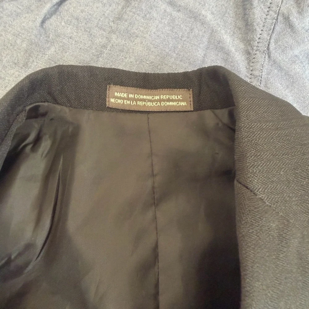 Boys Black Two-Button Blazer Suit Jacket Size 6